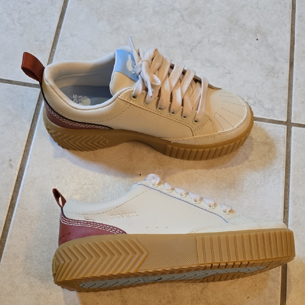 Sorel Cream and Rust Lace-Up Waterproof Sneakers